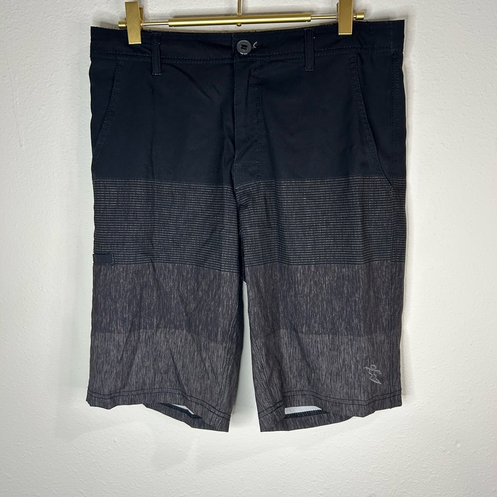 DaHui Men’s Hybrid Boardwalk Shorts Gray Stripe Size 30 Stretch Surf Walkshorts